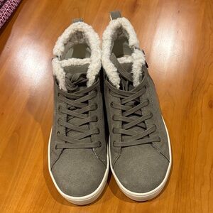 REVITALIGN Orthotic Suede Mid Top Cozy Sneakers